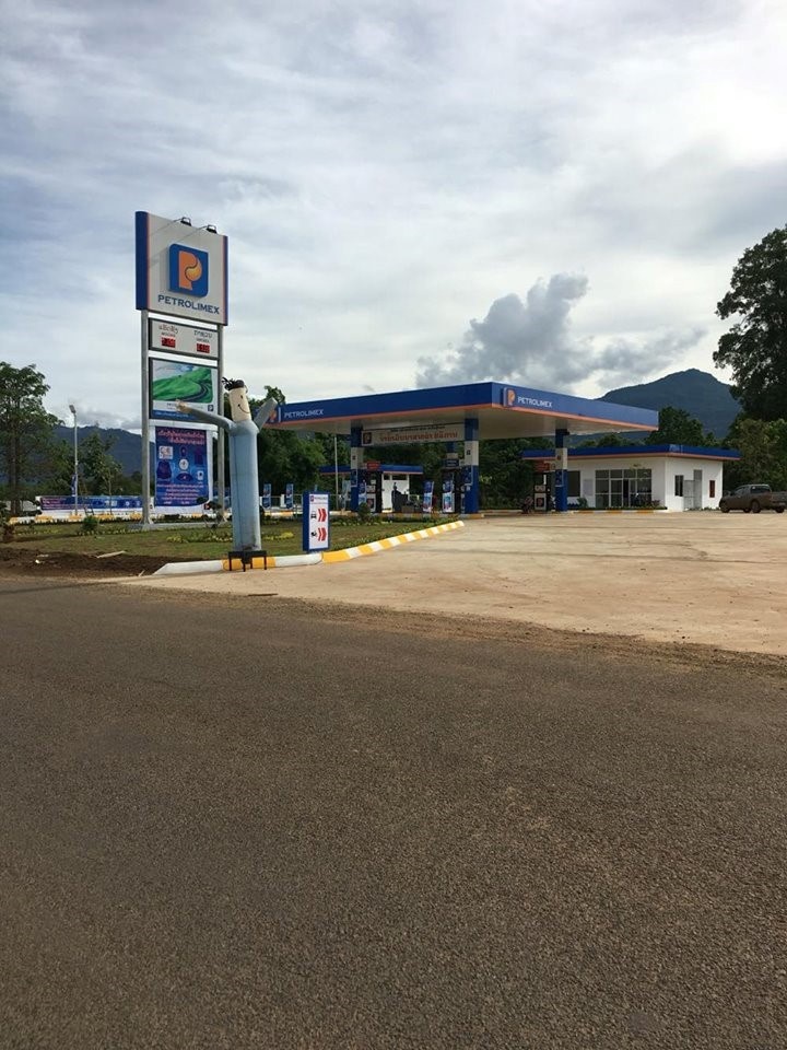 Petrolimex Lào khai trương cửa hàng xăng dầu Naxaykham