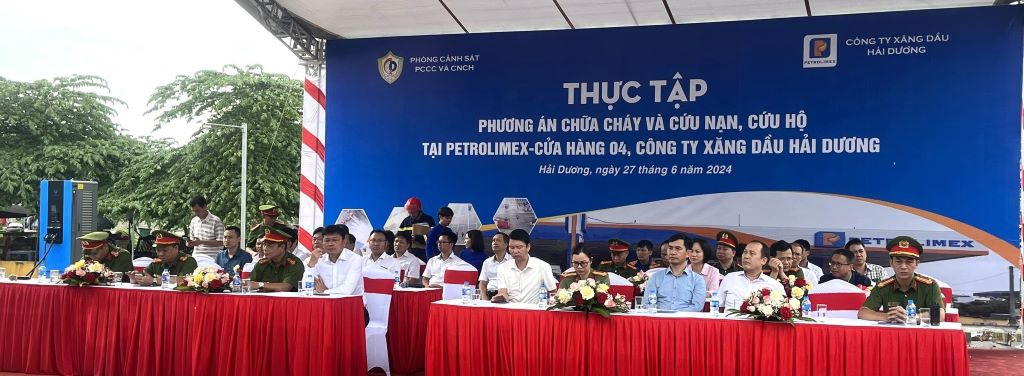 Thực tập phương án chữa cháy và cứu nạn cứu hộ tại Công ty Xăng dầu Hải Dương