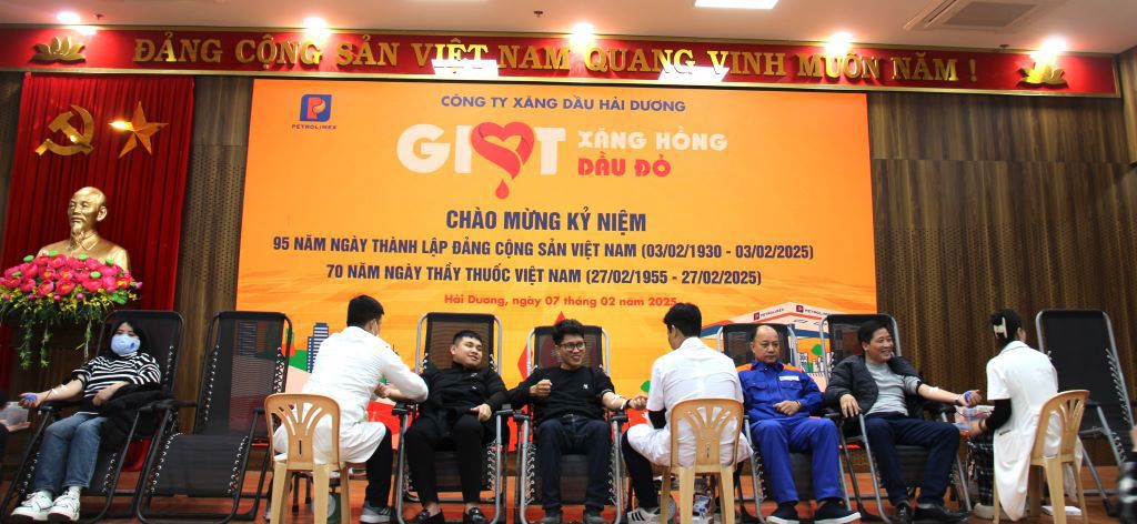 Petrolimex Hải Dương tổ chức chương trình hiến máu tình nguyện " Giọt xăng hồng - Giọt dầu đỏ" năm 2025