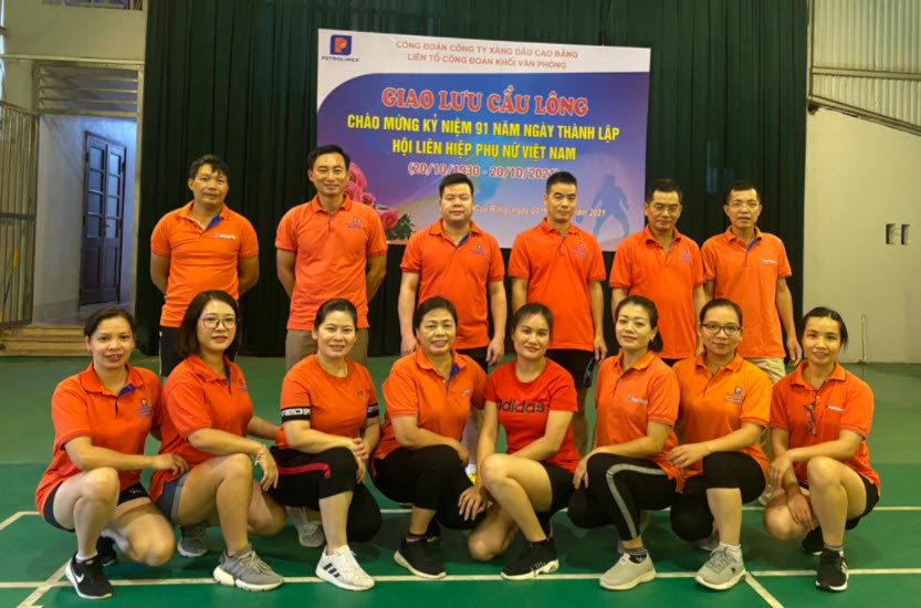 Giao lưu cầu lông nhân ngày 20/10