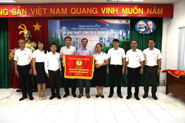 Petrolimex Bà Rịa- Vũng Tàu tổ chức Hội nghị sơ kết công tác 6 tháng đầu năm và triển khai nhiệm vụ 6 tháng cuối năm 2025