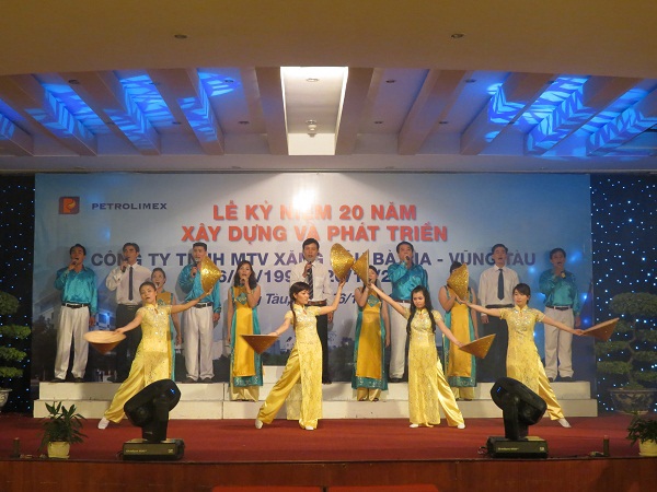 Hoạt động văn thể chào mừng 20 năm thành lập Công ty