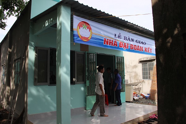 Tặng nhà " Đại đoàn kết" cho gia đình nghèo tại huyện Long Điền, tỉnh Bà Rịa- Vũng Tàu