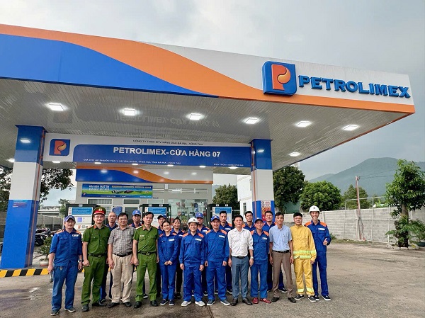 Thực tập chữa cháy, cứu nạn cứu hộ các cửa hàng xăng dầu tại TP. Bà Rịa