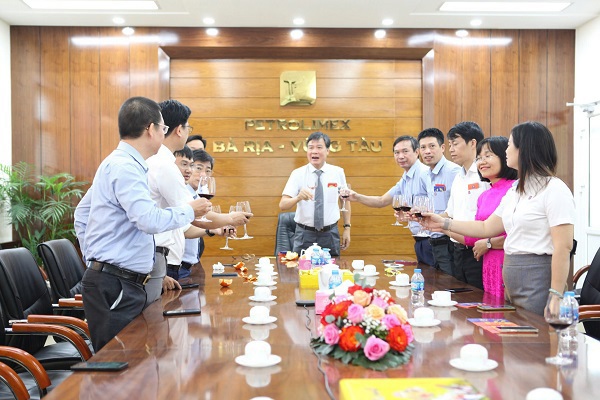 Petrolimex Bà Rịa - Vũng Tàu chúc Tết các đơn vị đầu Xuân Ất Tỵ 2025, với khát vọng và niềm tin hoàn thành kế hoạch 2025