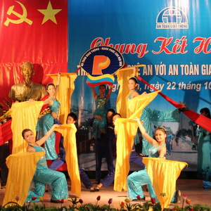 Tham gia hội thi “Thanh niên Nghệ An với an toàn giao thông năm 2012”