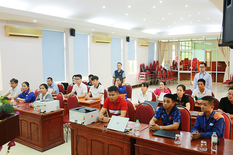 Sát hạch lớp đào tạo nhân viên nghiệp vụ Cửa hàng năm 2024