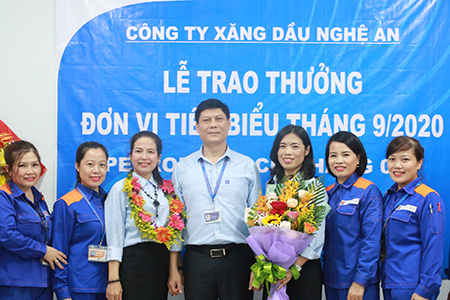 Tôn vinh Petrolimex-Cửa hàng 03 (Trung Tâm) tiêu biểu tháng 9/2020