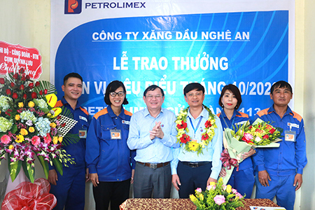 Tôn vinh Petrolimex-Cửa hàng 113 tiêu biểu tháng 10/2020