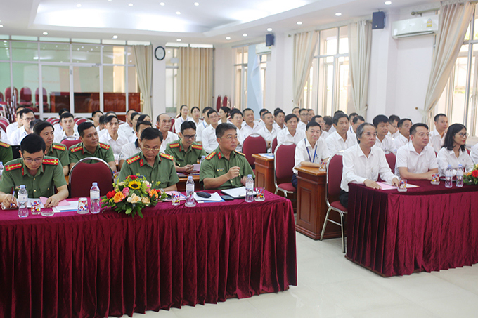 Tọa đàm Ngày hội toàn dân bảo vệ an ninh Tổ quốc tại Công ty Xăng dầu Nghệ An