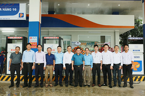 Khai trương bán hàng tại Petrolimex-Cửa hàng 16
