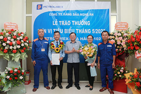 Cửa hàng 102 đạt đơn vị tiêu biểu tháng 5 năm 2022