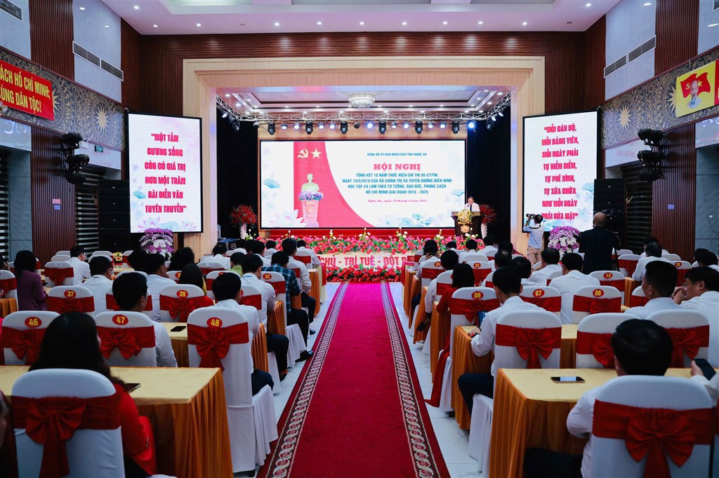 Đảng bộ Công ty Xăng dầu Nghệ An được vinh danh tại Hội nghị tuyên dương điển hình tiên tiến học tập và làm theo Bác, giai đoạn 2016 - 2025