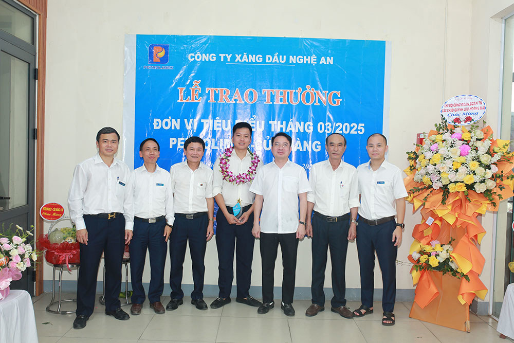 Tôn vinh Petrolimex- Cửa hàng 76  đạt đơn vị tiêu biểu tháng 3/2025