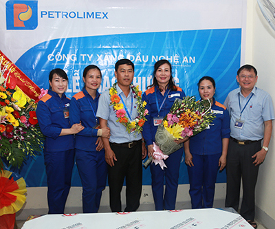 Tôn vinh CHXD TX. Cửa Lò tiêu biểu tháng 4/2018