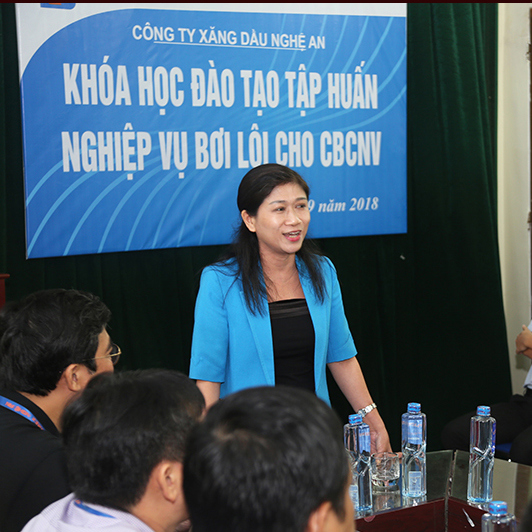 Tổ chức khóa huấn luyện nghiệp vụ bơi lội và cứu nạn trên sông, biển