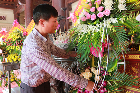 Tập đoàn Xăng dầu Việt Nam tri ân các Anh hùng liệt sĩ tại Truông Bồn