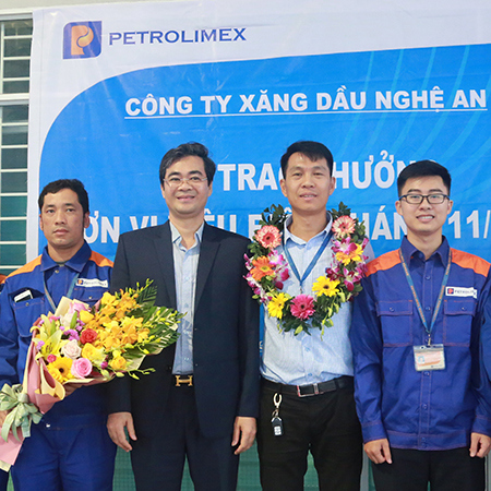 Cửa hàng 100, đơn vị tiêu biểu tháng 11/2019