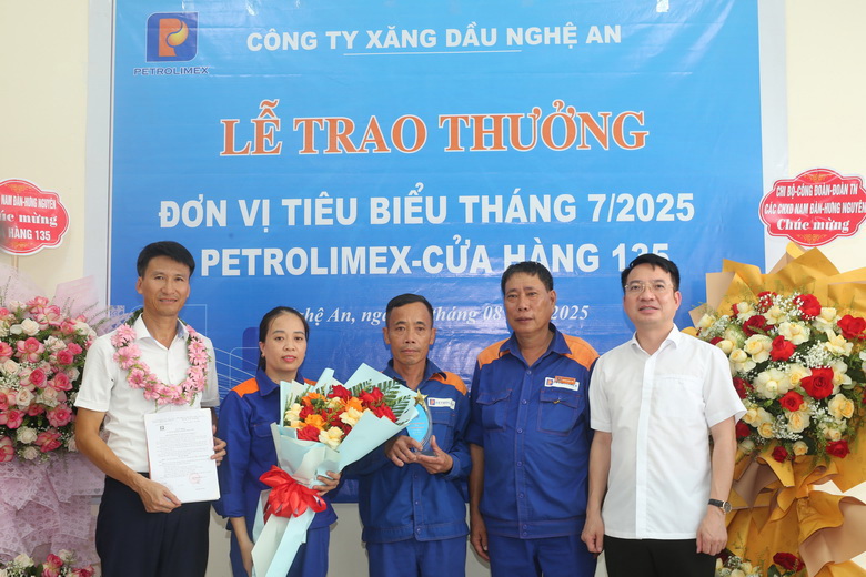Tôn vinh Petrolimex-Cửa hàng 135 tiêu biểu tháng 7/2025