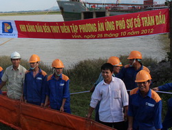 Diễn tập phương án ứng phó sự cố tràn dầu
