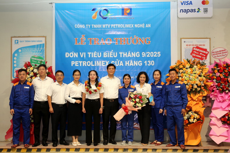 Tôn vinh Petrolimex-Cửa hàng 130 đơn vị tiêu biểu tháng 9/2025