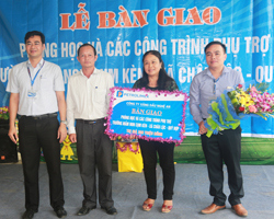 Bàn giao Phòng học tặng Trường mầm non cụm Kèn