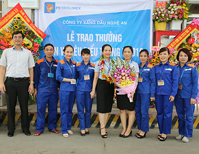 Tôn vinh CHXD Trung Tâm đơn vị tiêu biểu tháng 7/2018