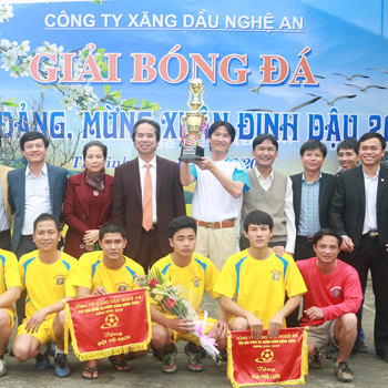 Tin ảnh: Những khoảnh khắc ấn tượng tại giải Bóng đá chào Xuân Đinh Dậu 2017
