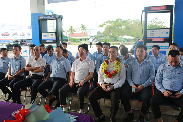 Tôn vinh Petrolimex-Cửa hàng 154  đạt đơn vị tiêu biểu tháng 9/2024