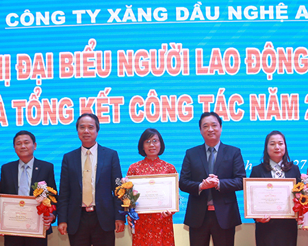 Tin ảnh: Hội nghị đại biểu người lao động năm 2020 và tổng kết công tác năm 2019