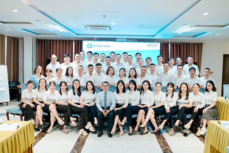 Tổ chức đào tạo nâng cao văn minh thương mại và tư duy tích cực trong bán hàng