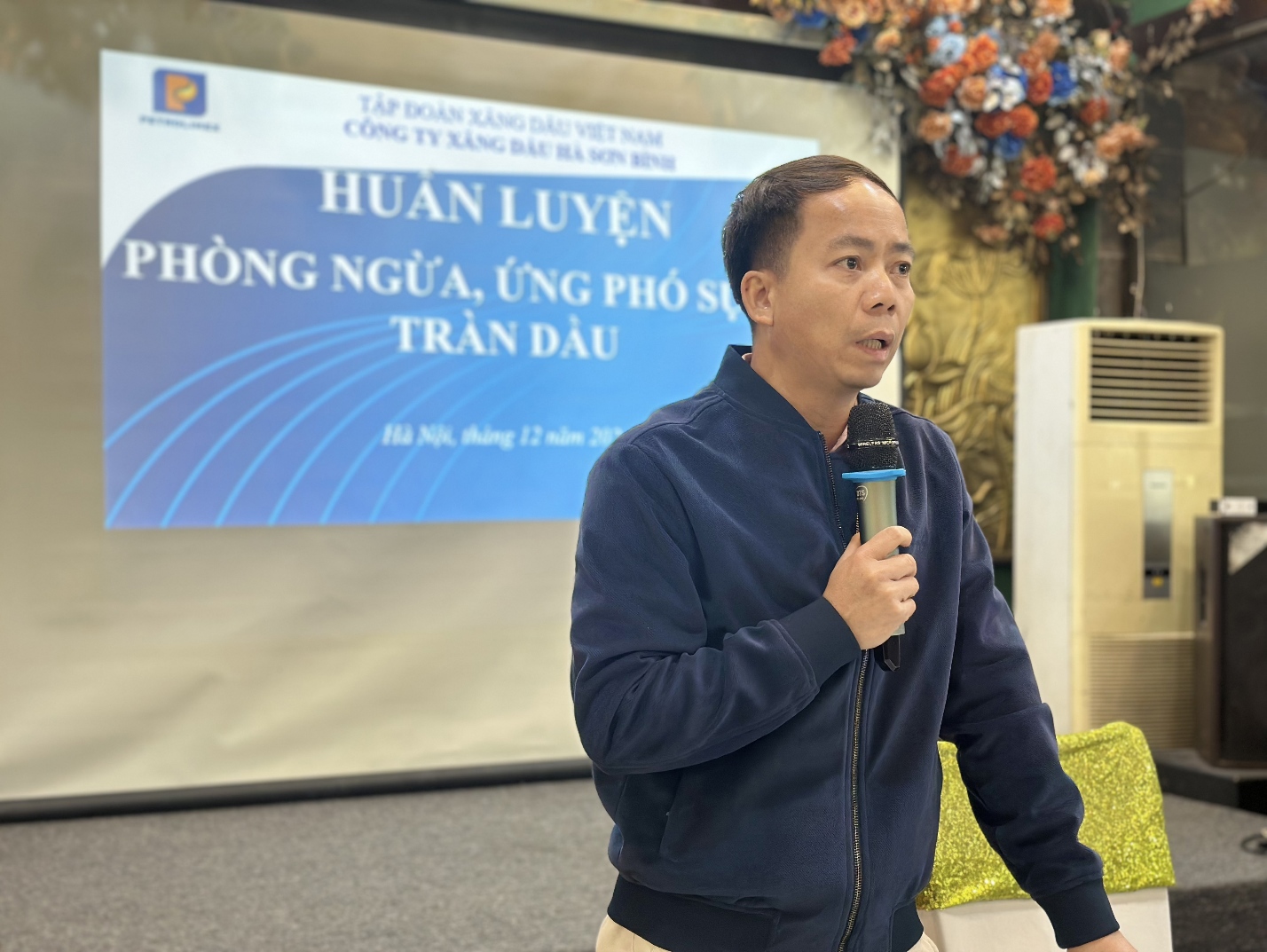 Công ty Xăng dầu Hà Sơn Bình huấn luyện phòng ngừa, ứng phó sự cố tràn dầu năm 2024
