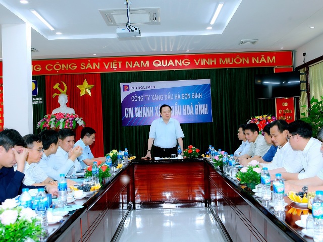 Đoàn công tác Ủy ban Quản lý vốn Nhà Nước thăm, làm việc tại Chi nhánh Xăng dầu Hòa Bình