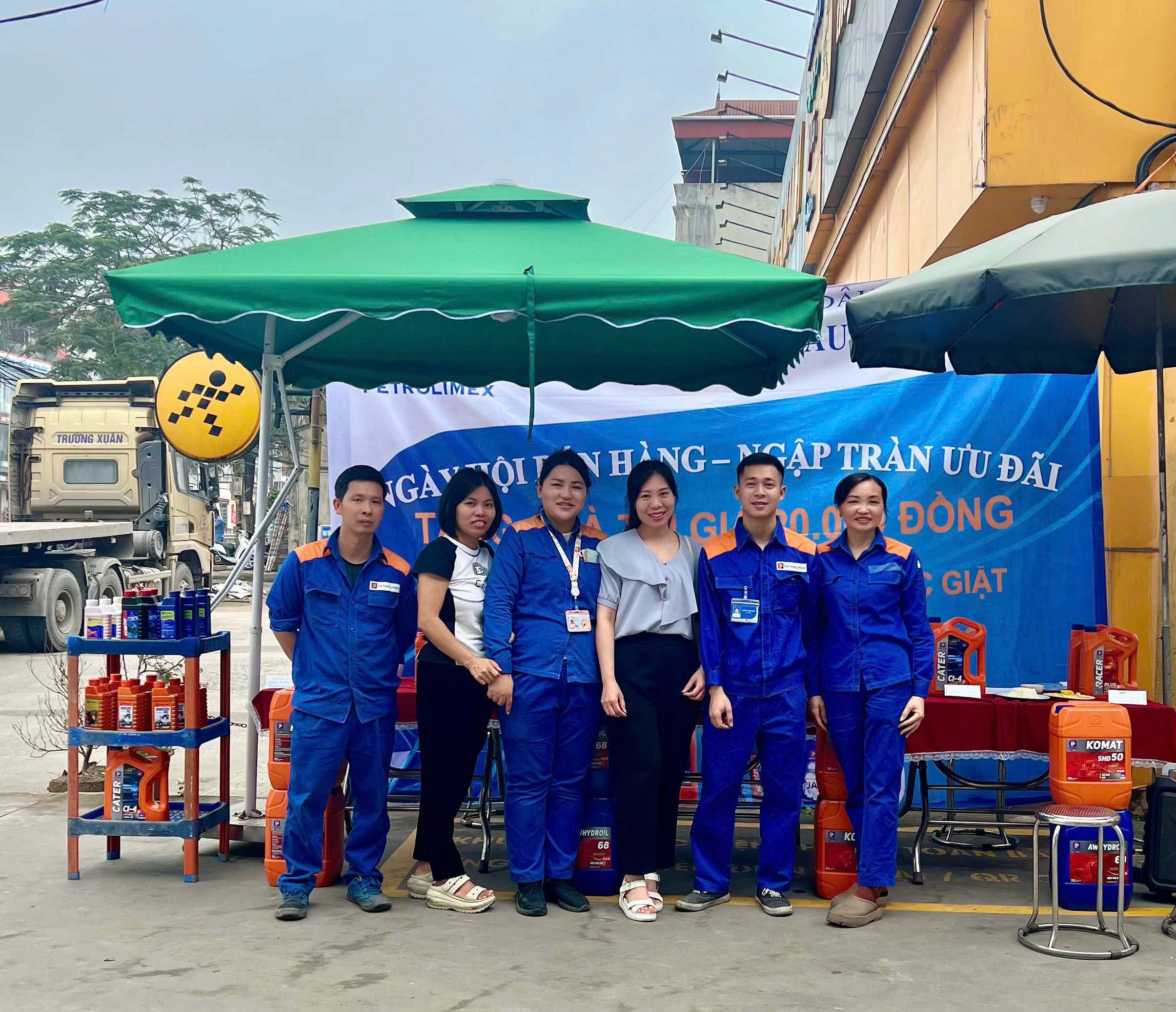 Tưng bừng Ngày hội bán hàng Petrolimex Hà Sơn Bình