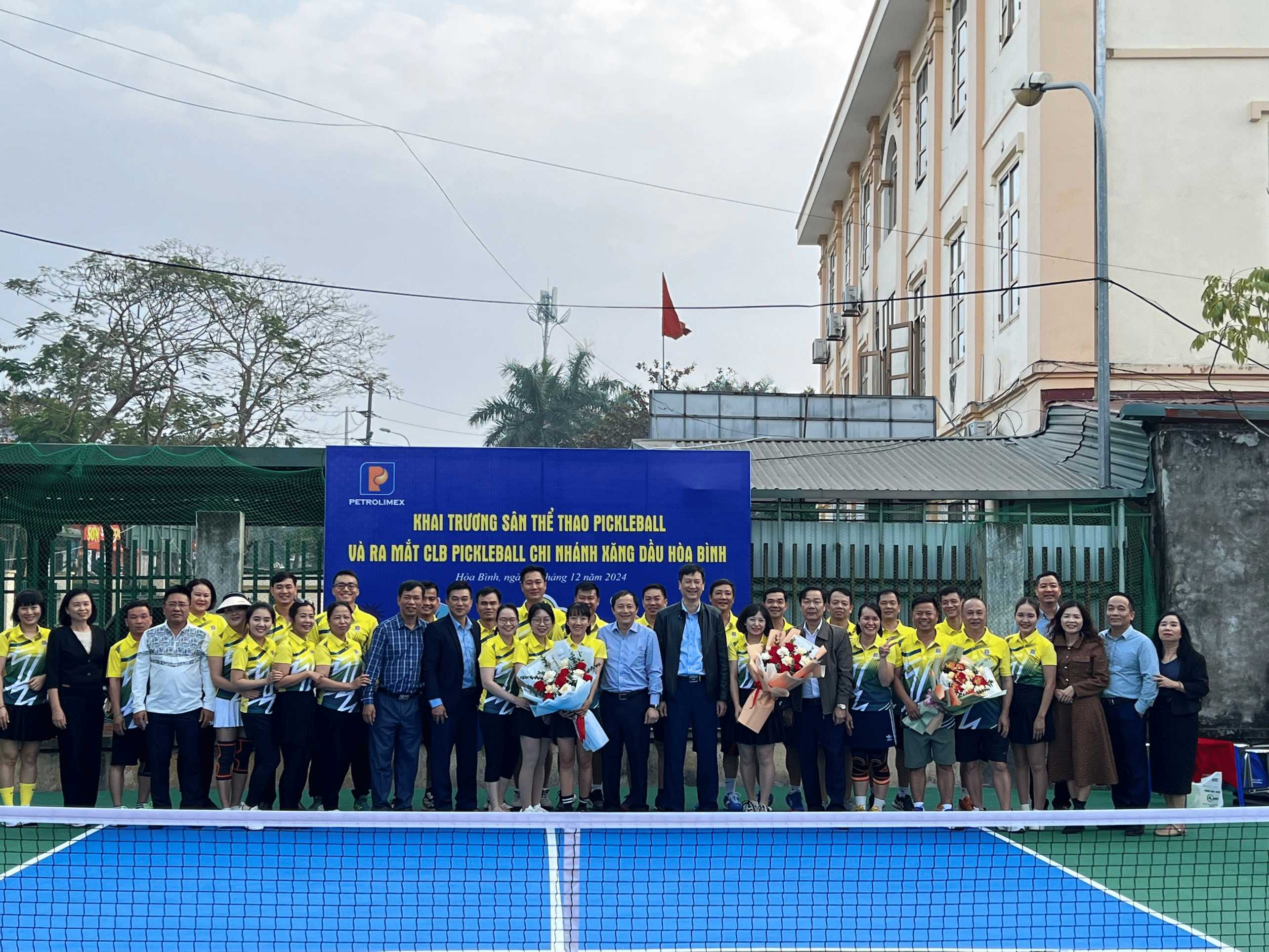 Khai trương sân Pickleball và ra mắt Câu lạc bộ Pickleball Chi nhánh xăng dầu Hòa Bình