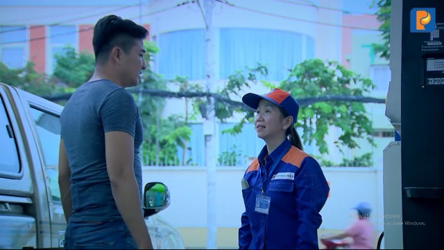 Tình huống 6/15: Nhân viên bán hàng bơm nhầm xăng cho xe chạy Điêzen