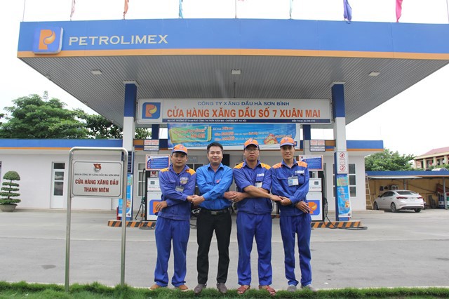 Cửa hàng xăng dầu thanh niên xung kích, hoàn thành tốt nhiệm vụ được giao