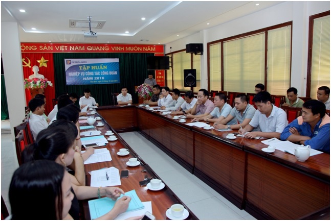 Xây dựng đội ngũ cán bộ Công đoàn có trình độ, năng lực bảo vệ được lợi ích của NLĐ