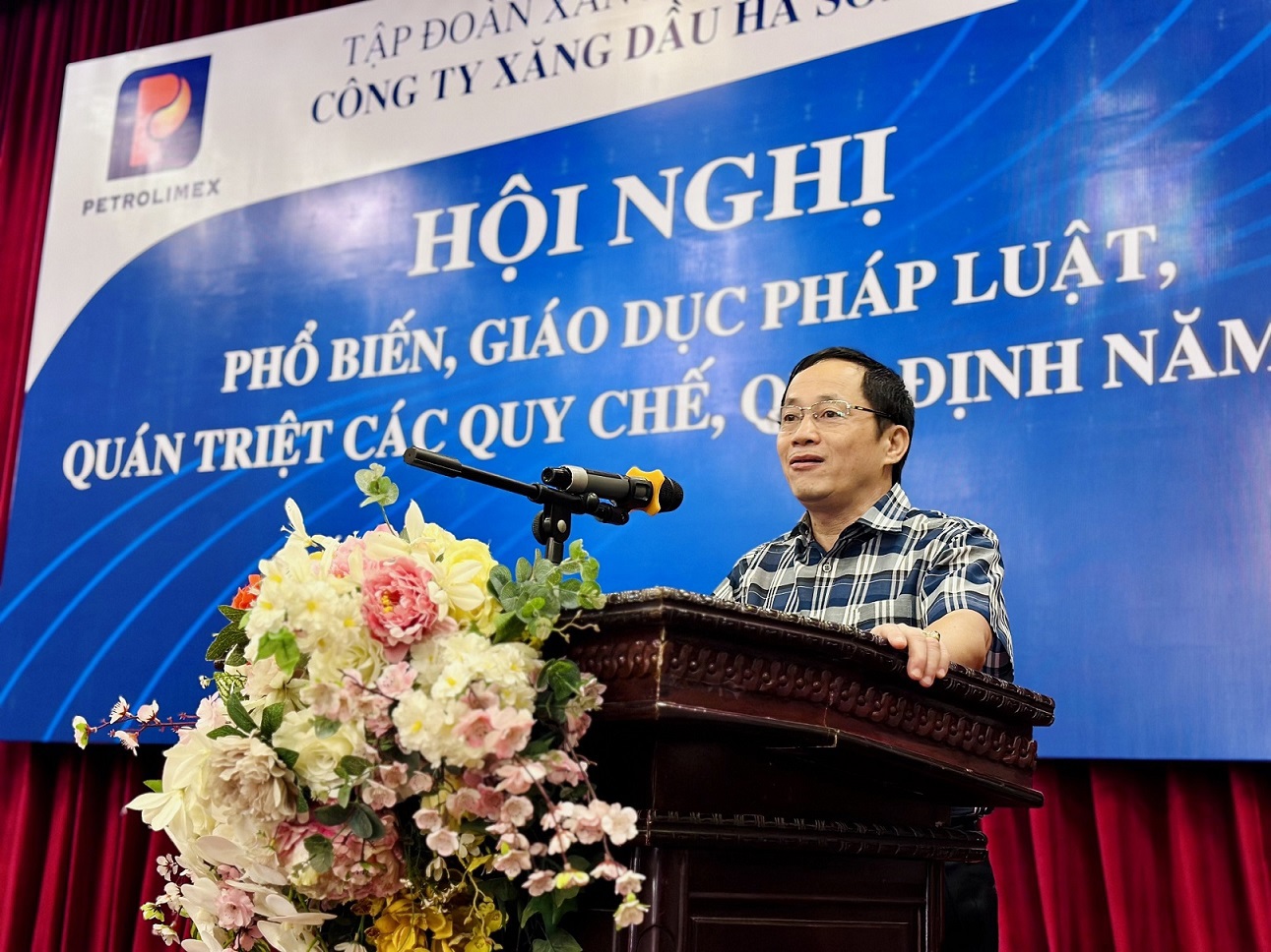 Công ty Xăng dầu Hà Sơn Bình tổ chức Hội nghị phổ biến giáo dục pháp luật và quy chế quy định
