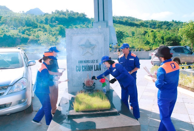 CNXD Hòa Bình tri ân các anh hùng liệt sỹ, người có công với cách mạng
