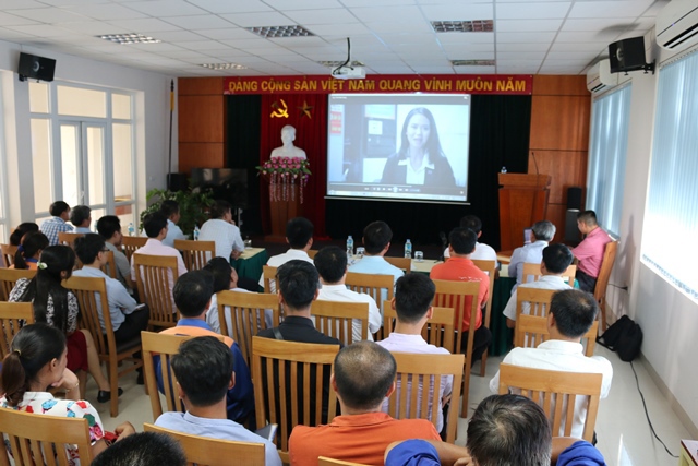 Tổ chức tập huấn Quy trình bán hàng 5 bước và xử lý các tình huống tại Cửa hàng xăng dầu