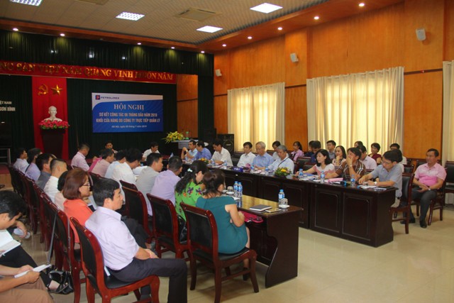 Sơ kết công tác 6 tháng 2019 khối Cửa hàng trực thuộc