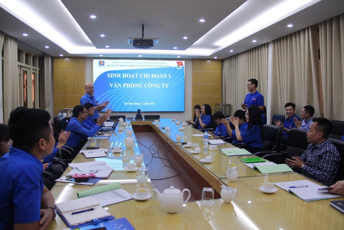 Tổ chức sinh hoạt Chi đoàn 1 Văn phòng Công ty Xăng dầu Hà Sơn Bình Quý IV năm 2023