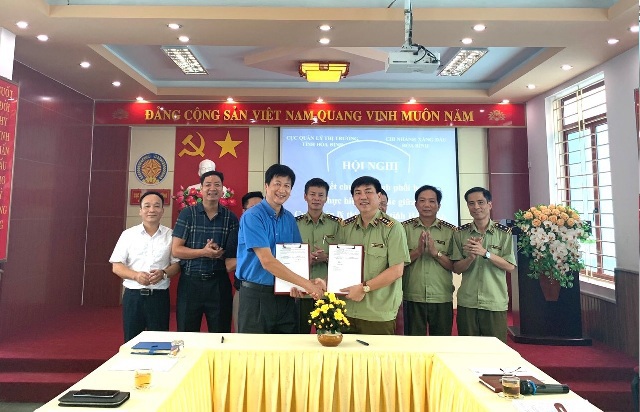 CNXD Hòa Bình ký kết chương trình phối hợp thực hiện công tác với Cục Quản lý thị trường Tỉnh Hòa Bình