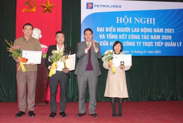 Tăng trưởng bán lẻ xăng dầu, vượt qua COVID - 19