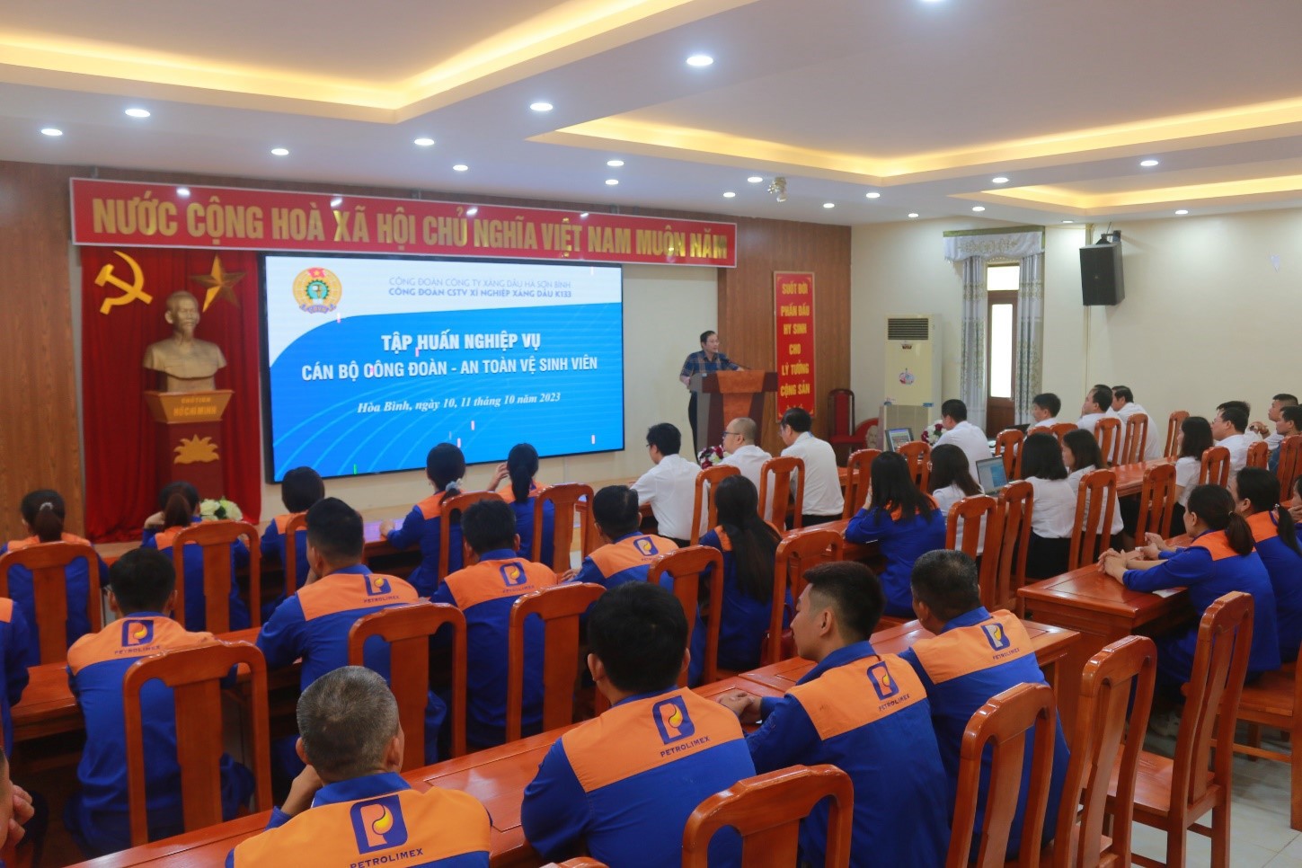 Xí nghiệp Xăng dầu K133 tổ chức Hội nghị tập huấn nghiệp vụ cho cán bộ công đoàn và mạng lưới ATVSV năm 2023