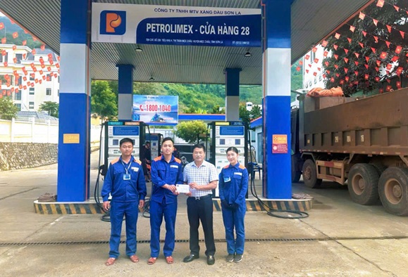 “Người tốt, việc tốt giữa đời thường” tại Petrolimex Sơn La
