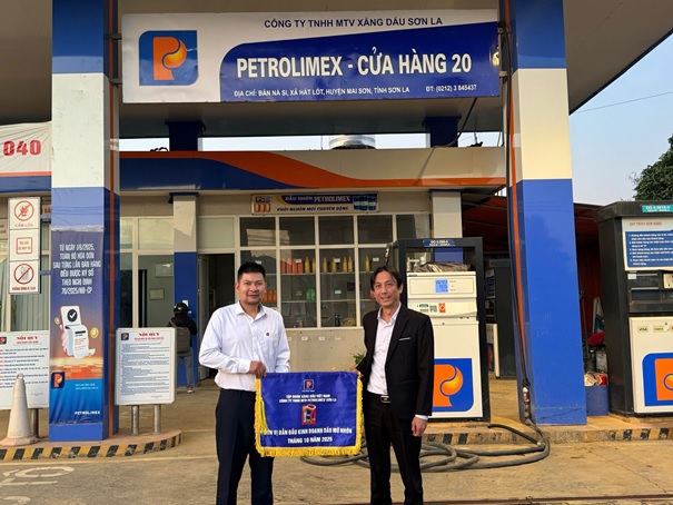 Petrolimex Sơn La vinh danh các tập thể, cá nhân xuất sắc quý IV/2025