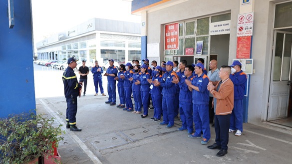 Petrolimex Sơn La diễn tập phương án phòng cháy chữa cháy tại Petrolimex - Cửa hàng 15. Tăng cường kỹ năng ứng phó sự cố và nâng cao an toàn tại cửa hàng xăng dầu.