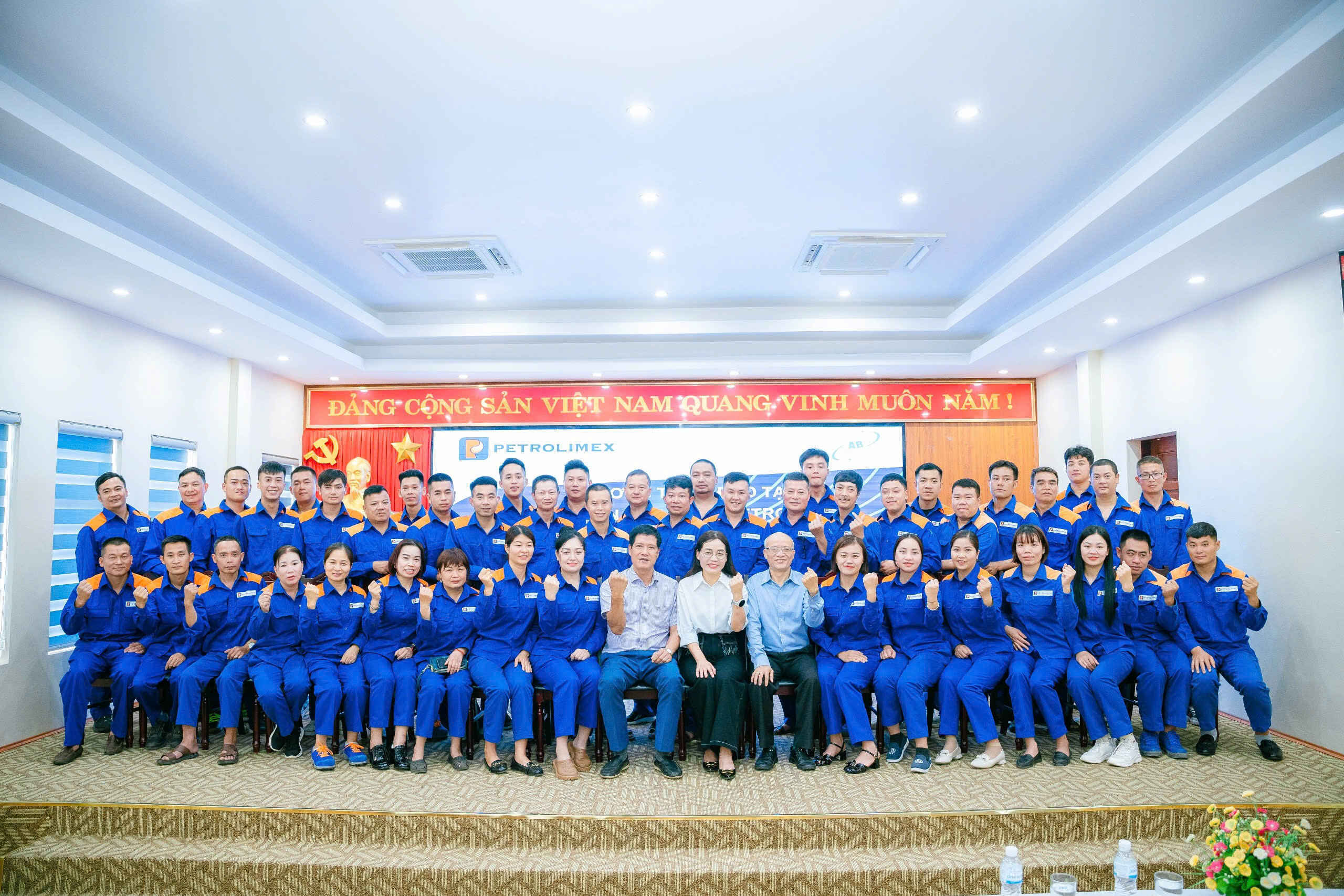 Công ty Xăng dầu Sơn La tổ chức thành công 02 khóa đào tạo Nhân viên bán hàng Petrolimex năm 2025